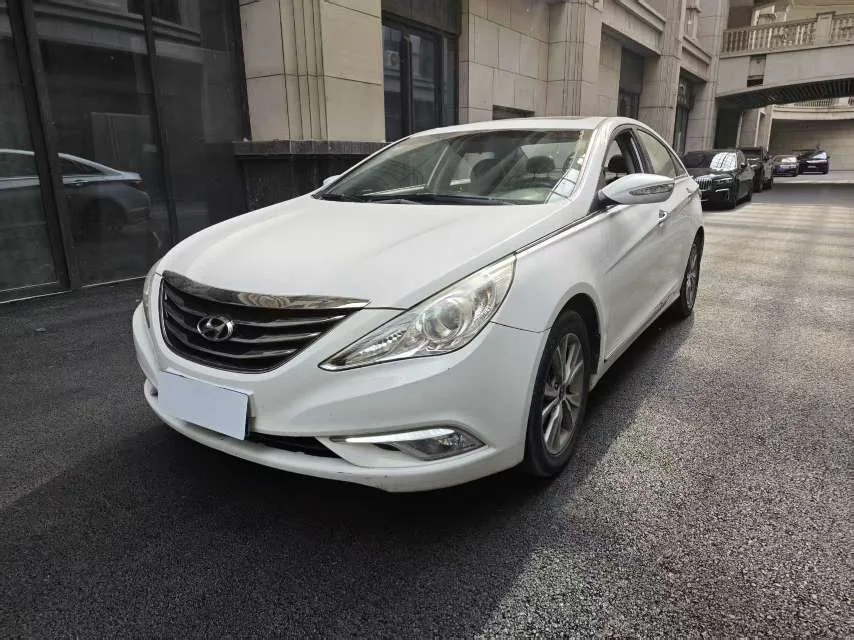 2015 Sonata Classic 2.0L Automatic Luxury Edition