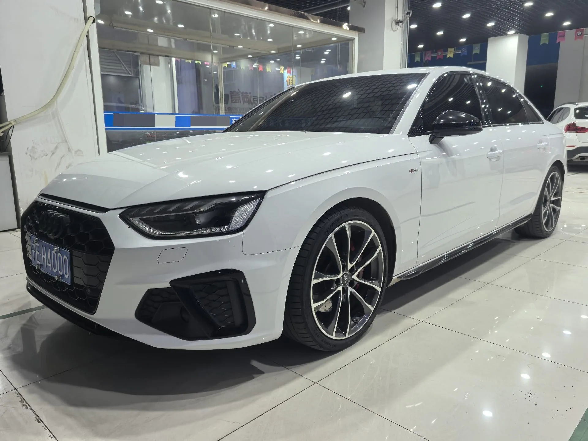 2023 Audi A4L 40 TFSI quattro Luxury Sport Edition
