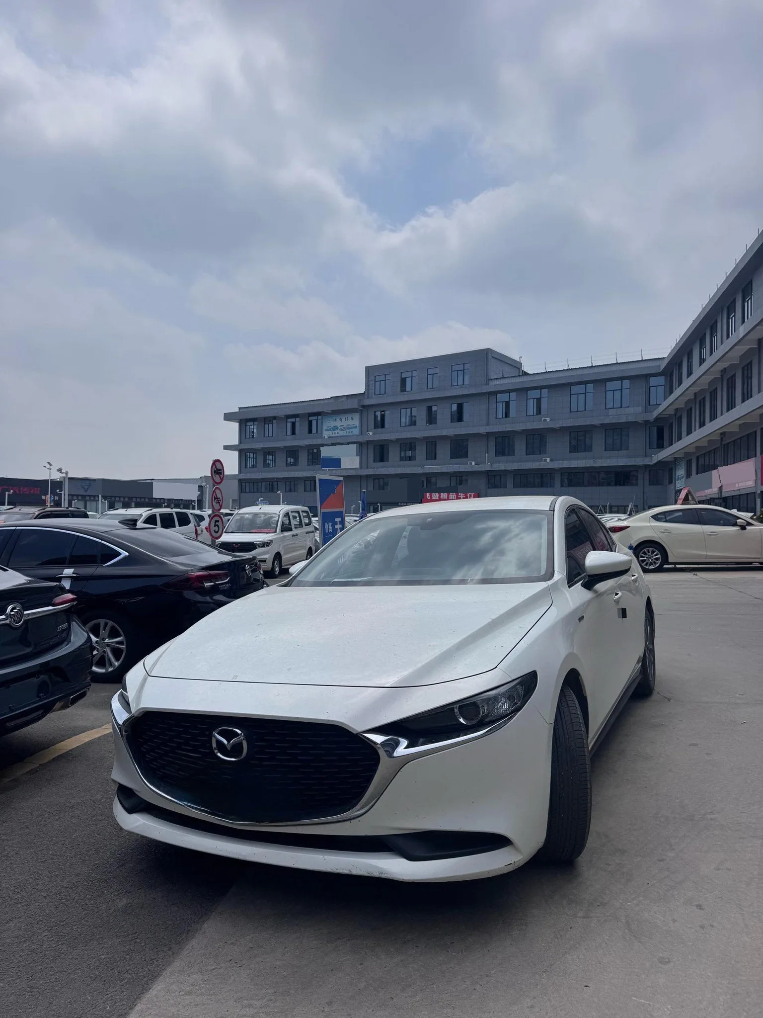 Mazda3 Axela 2020 1.5L Automatic Premium Edition