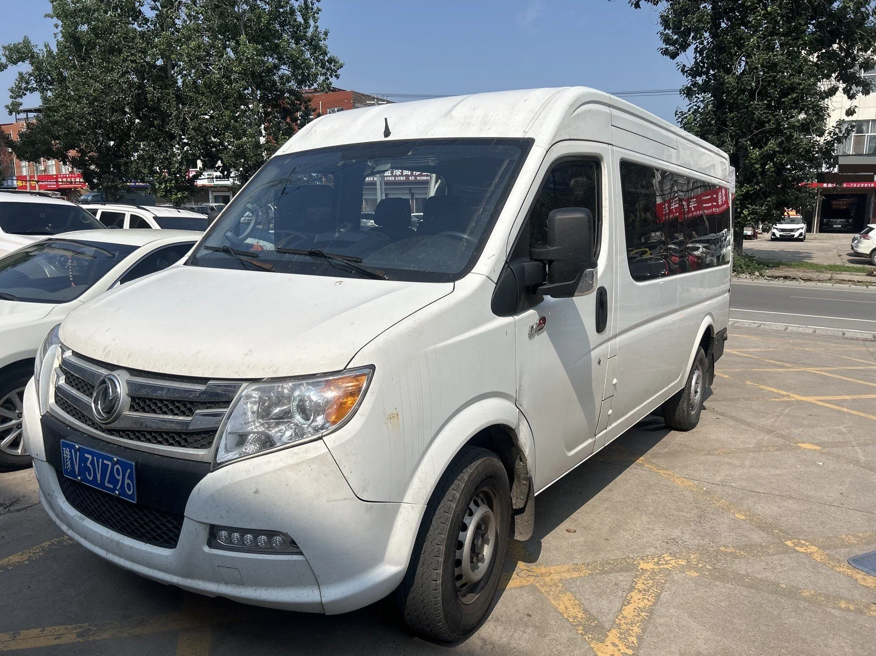 Dongfeng 2021 Yufeng 2.0T "Power King" Rear-Wheel-Drive Logistics Van, Long Wheelbase, High Roof, 6–9 Seats, Manual Transmission
