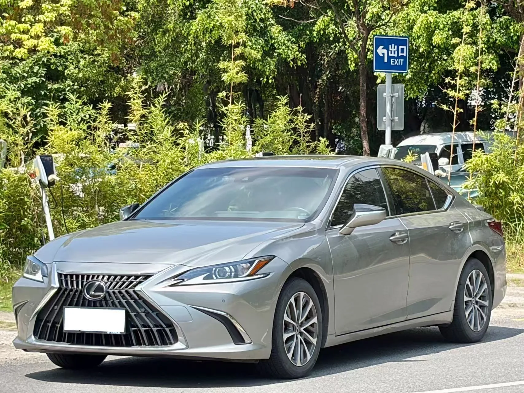 Lexus ES 2022 300h Premium Edition
