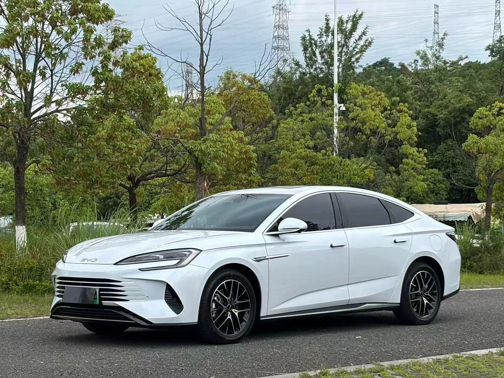 BYD 2023 Seal DM-i 1.5T CVT 121 km Premium Edition Automatic