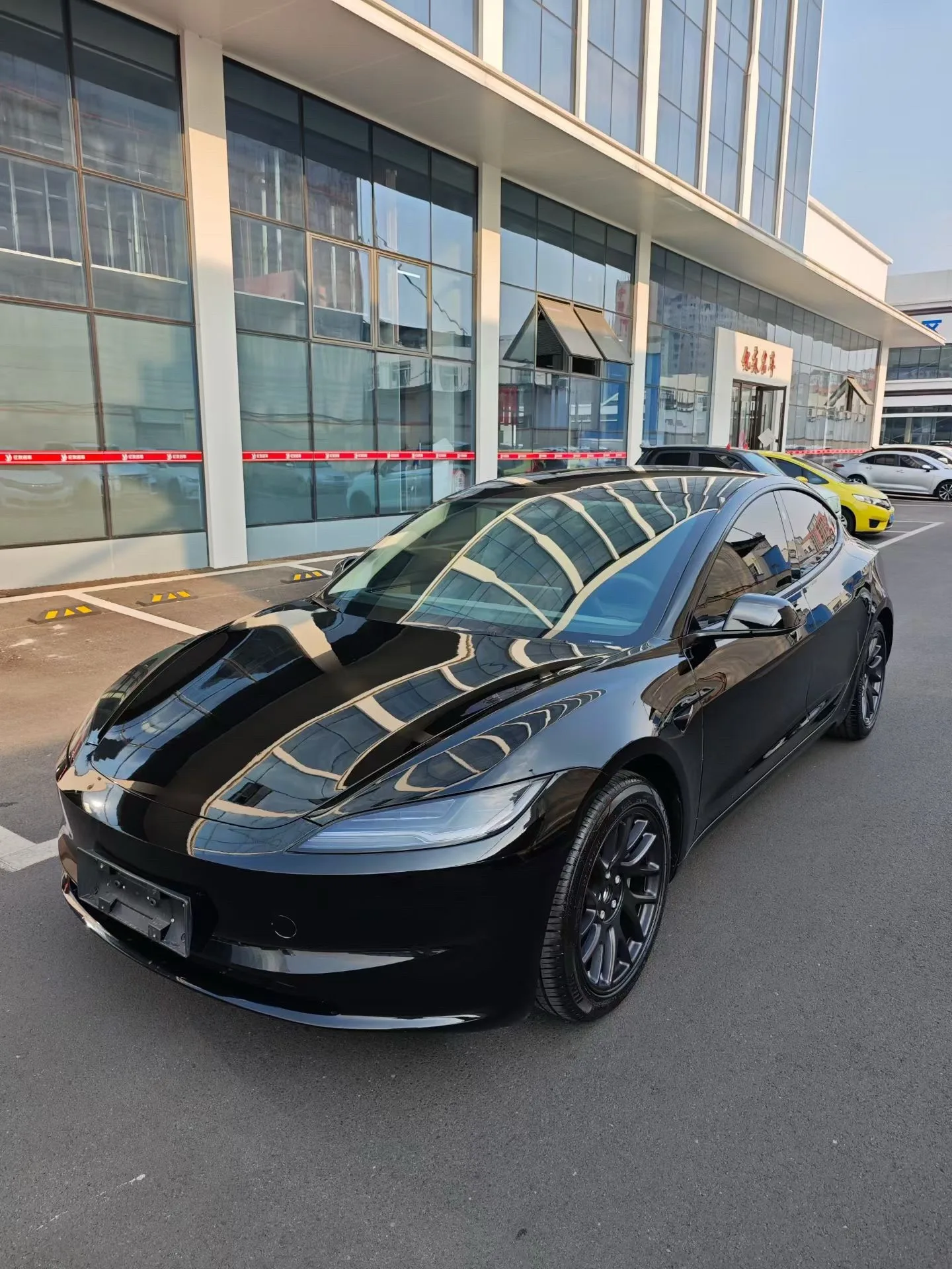 Tesla 2025 Model 3 Rear-Wheel Drive (Facelift) Automatic
