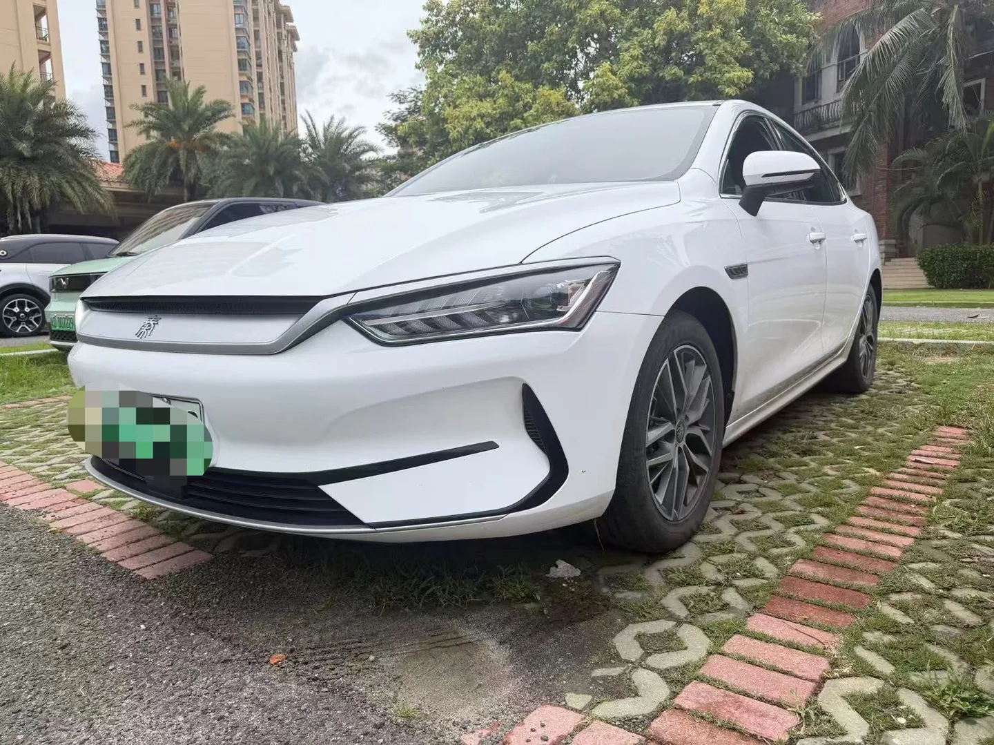 Qin PLUS 2021 EV 500KM Premium Edition