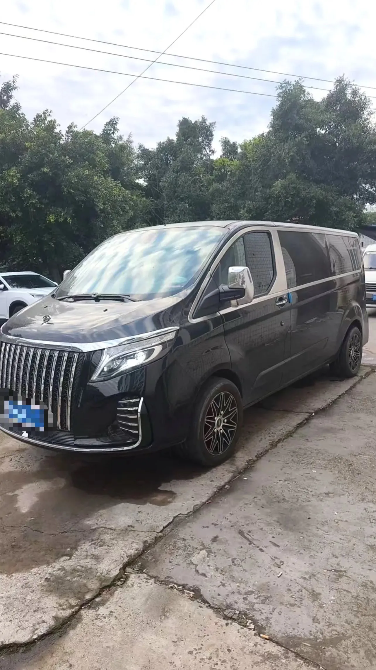 Ford 2023 New Transit 2.0T Gasoline Business Edition Mid-Axle Low-Roof 7/8/9-Seater Automatic Transmission