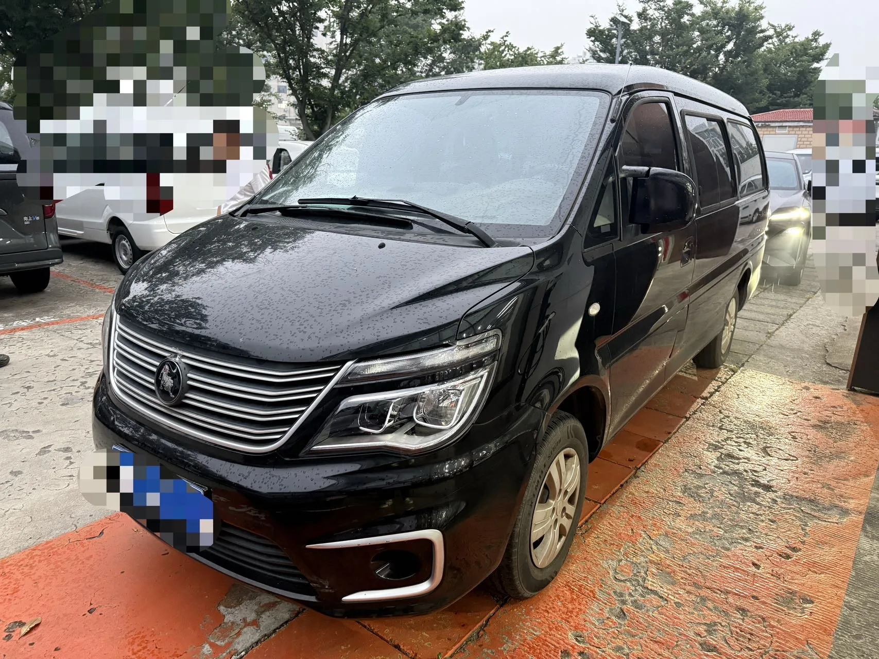 Fengxing Lingzhi M5L 2022 Model Year Lingzhi M5L 1.6 "Fendou" Edition, Base Model, 7-Seater, Manual Transmission