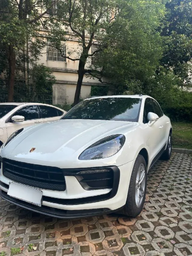 2023 Macan 2.0T