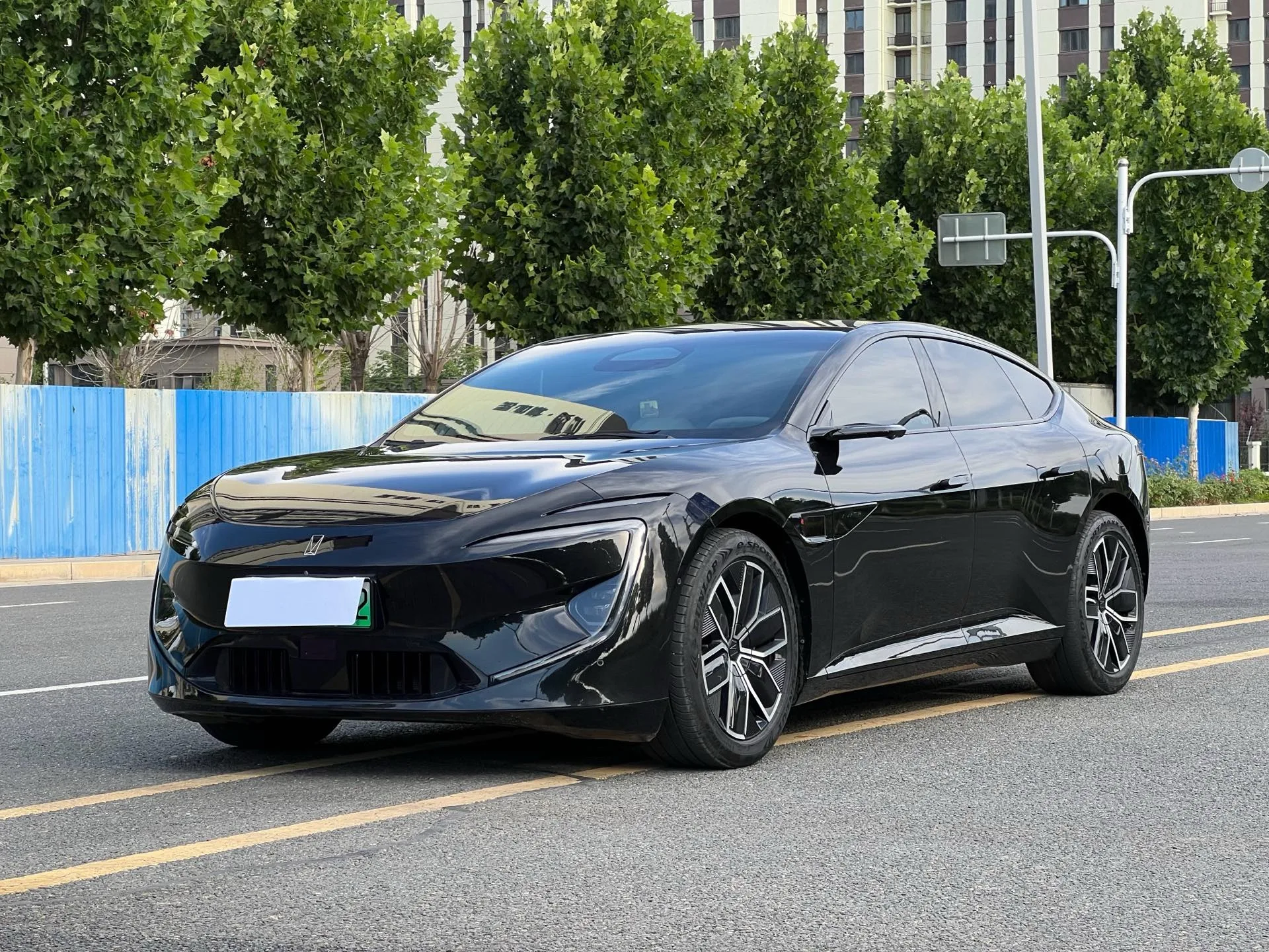 Avita 12 2024 700 Triple Laser Rear-Wheel Drive Luxury Edition