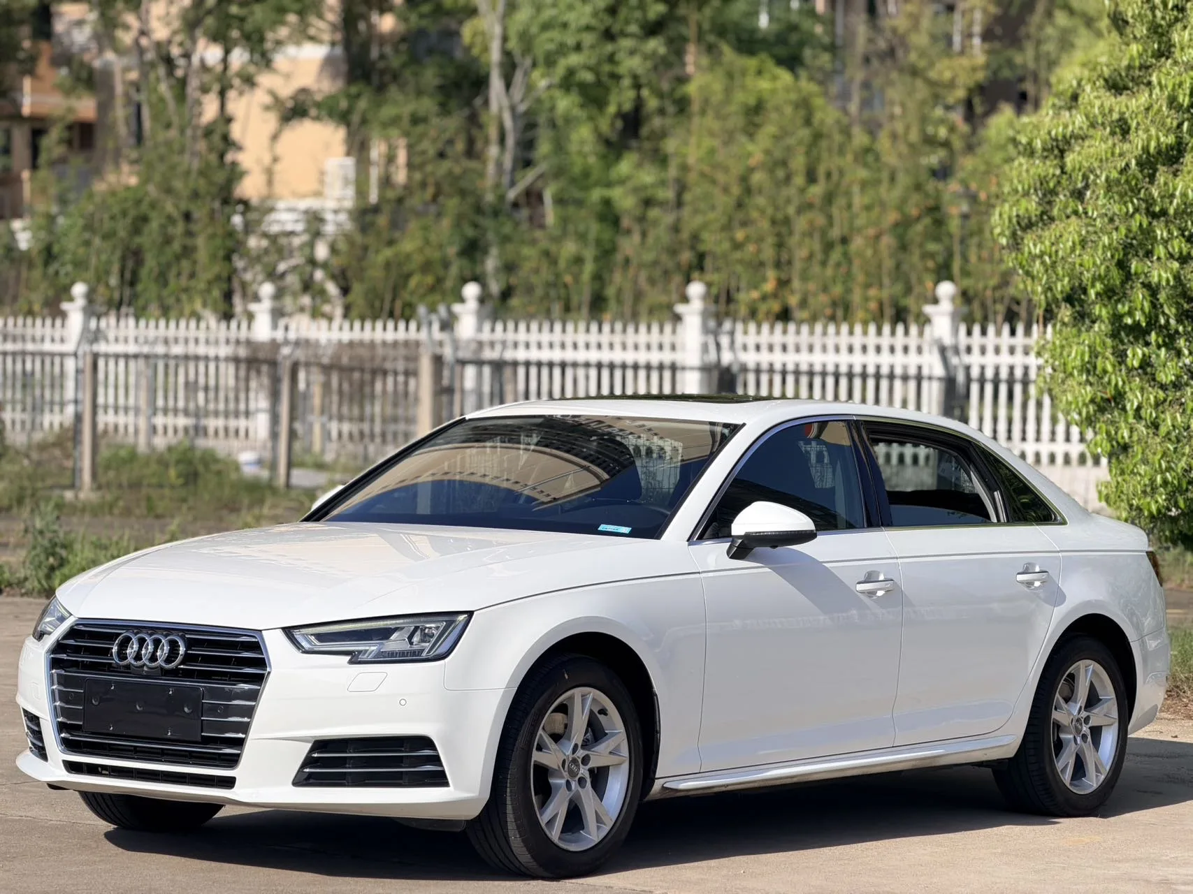 Audi A4L 2018 30th Anniversary Edition 40 TFSI Progressive