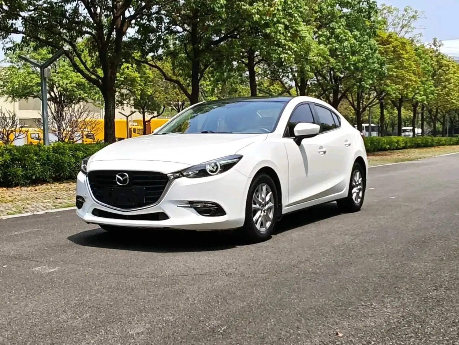 Mazda3 Axela 2017 Sedan 1.5L Automatic Luxury (China VI Emission Standard)
