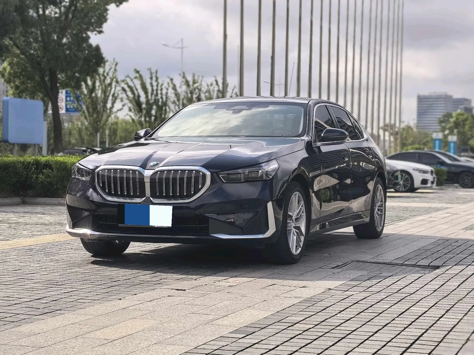 2024 BMW 5 Series 525Li 2.0T M Sport Package Automatic