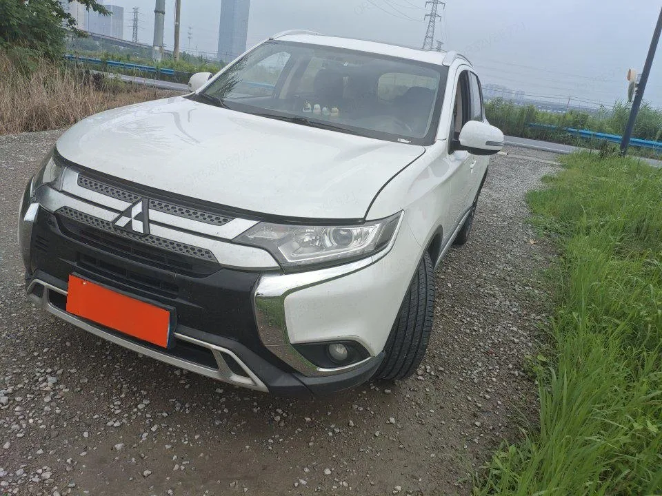 Outlander 2020 2.0L 2WD Enjoy Edition 5-seater