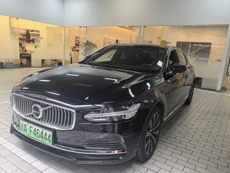 Volvo S90 PHEV 2022 T8 E-Drive Hybrid Smart Luxury Edition
