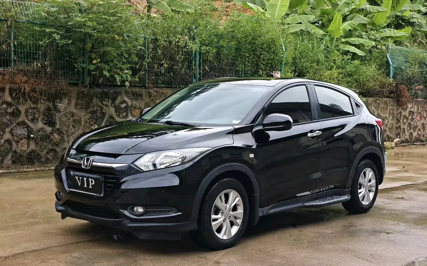 Vezel 2015 1.5L CVT 2WD Comfort Model