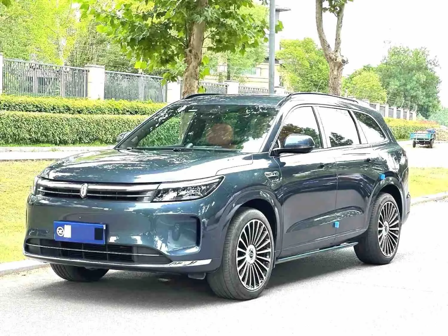 AITO 2024 Model M7 Intelligent Driving 4WD Pro 6-Seater Automatic