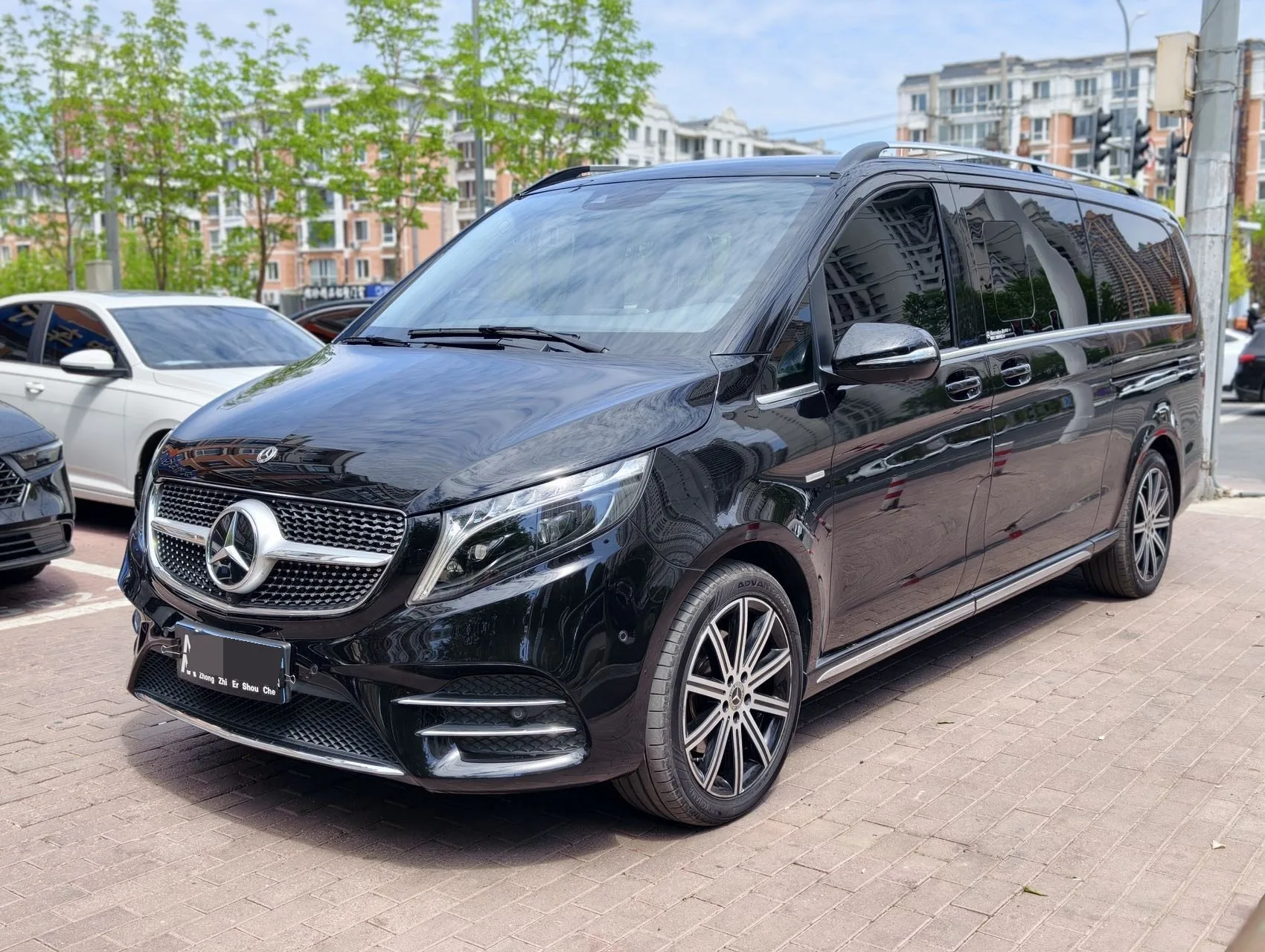 Mercedes-Benz V-Class 2022 V 260 L 2.0T Luxury Edition Automatic