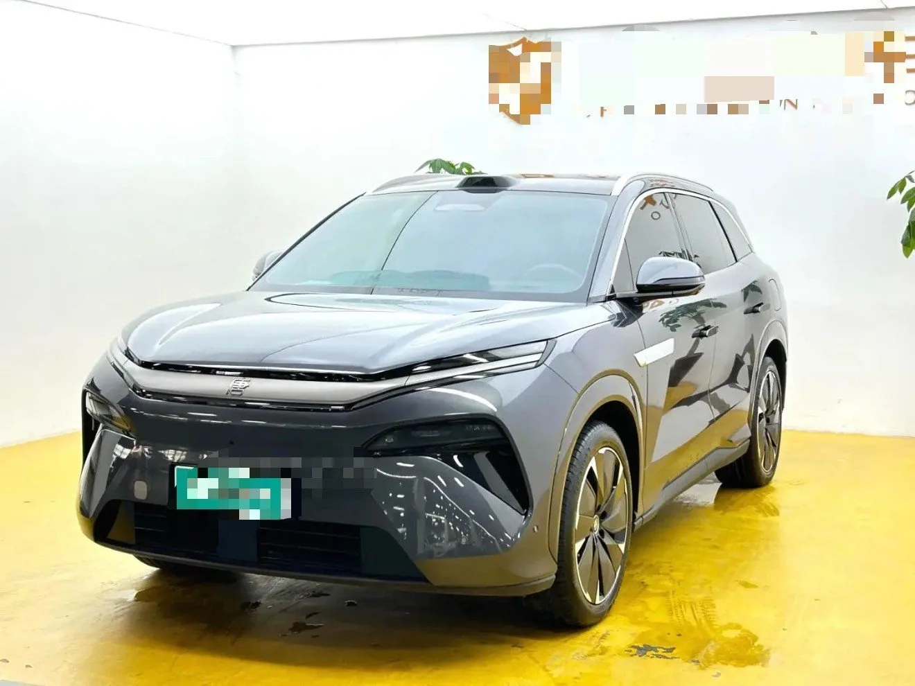 Tang L 2025 EV 600KM Four-Wheel Drive LiDAR Flagship Edition