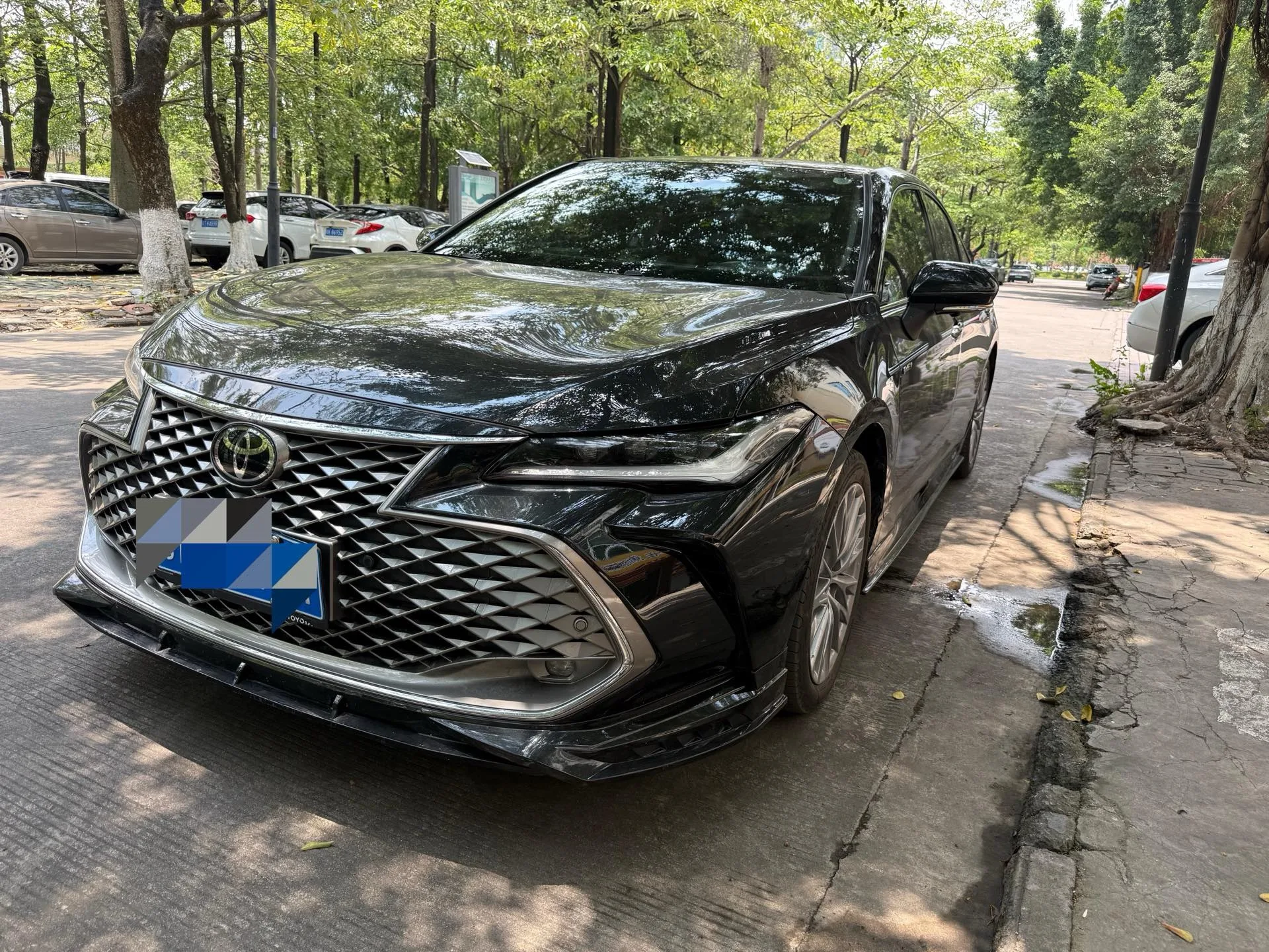 2024 Toyota Avalon Hybrid 2.5L CVT XLE Premium Automatic