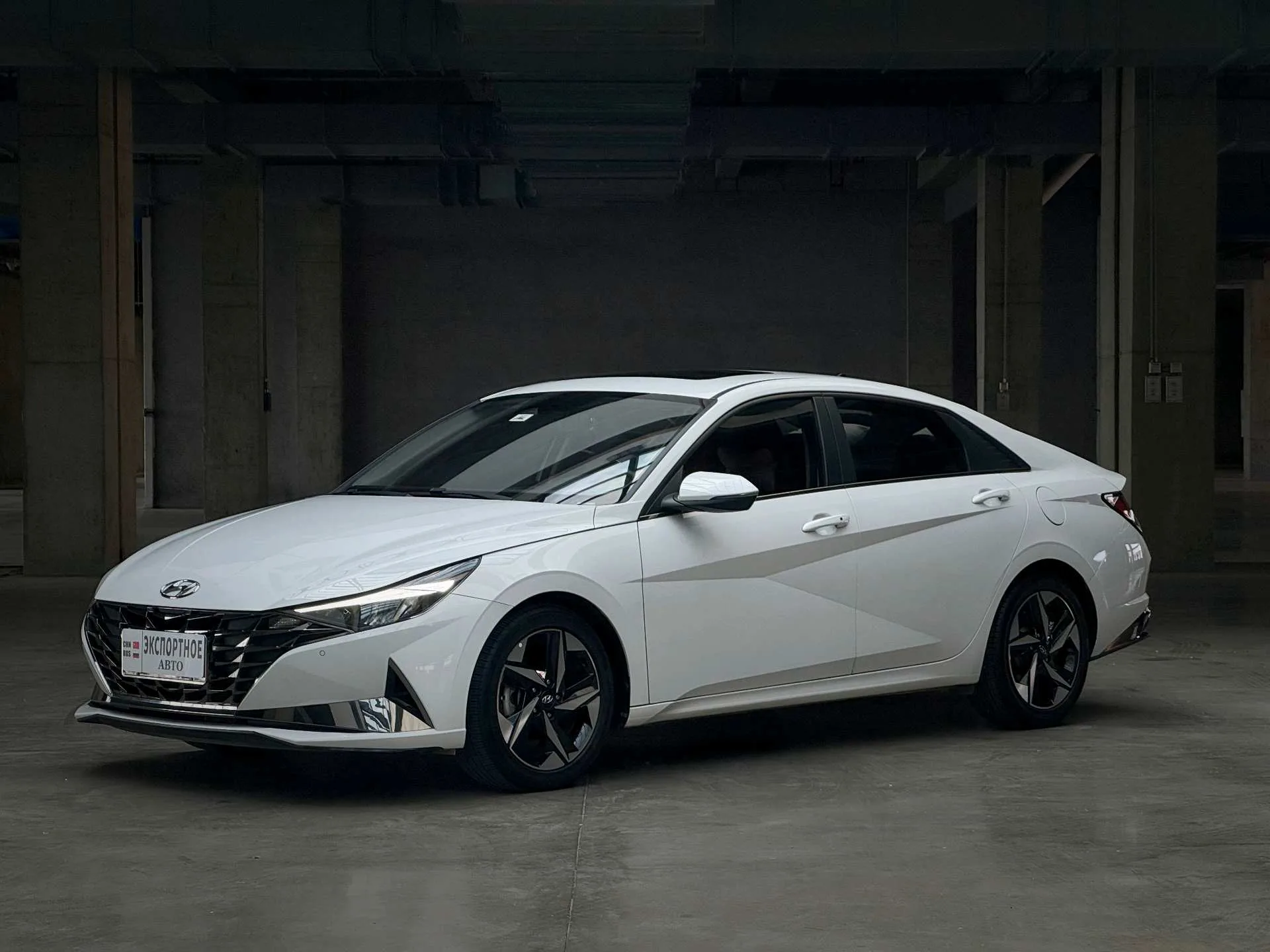 Hyundai Elantra 2022 1.5L CVT LUX Premium Edition