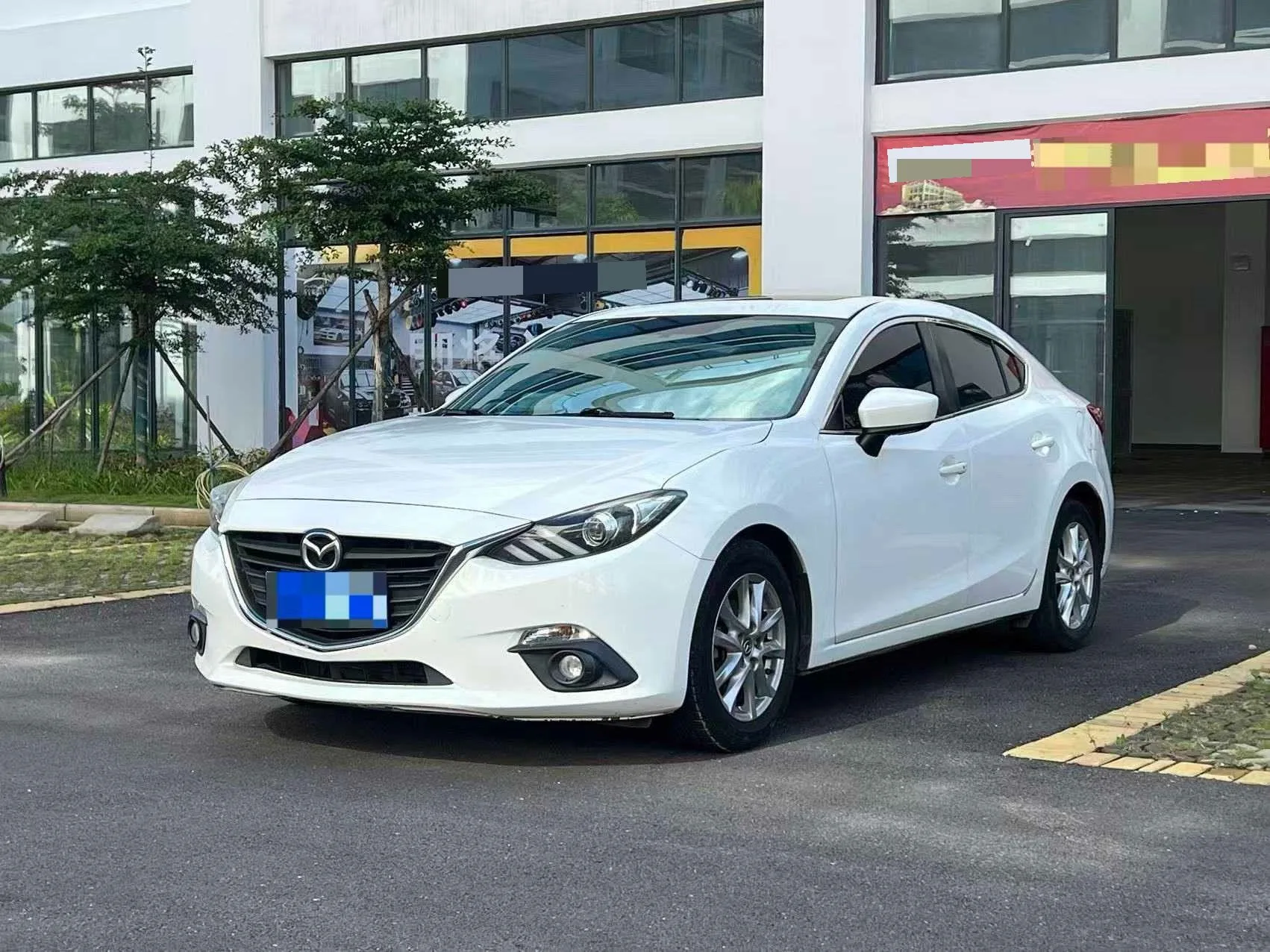 Mazda3 Axela 2016 Sedan 1.5L Automatic Luxury
