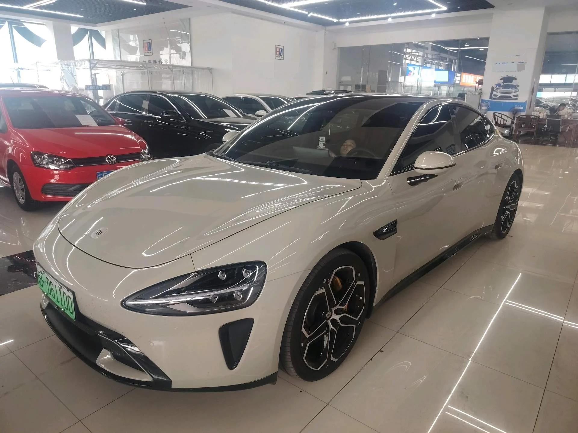 Xiaomi SU7 2024 700km Rear-Wheel Drive Standard Founder Edition