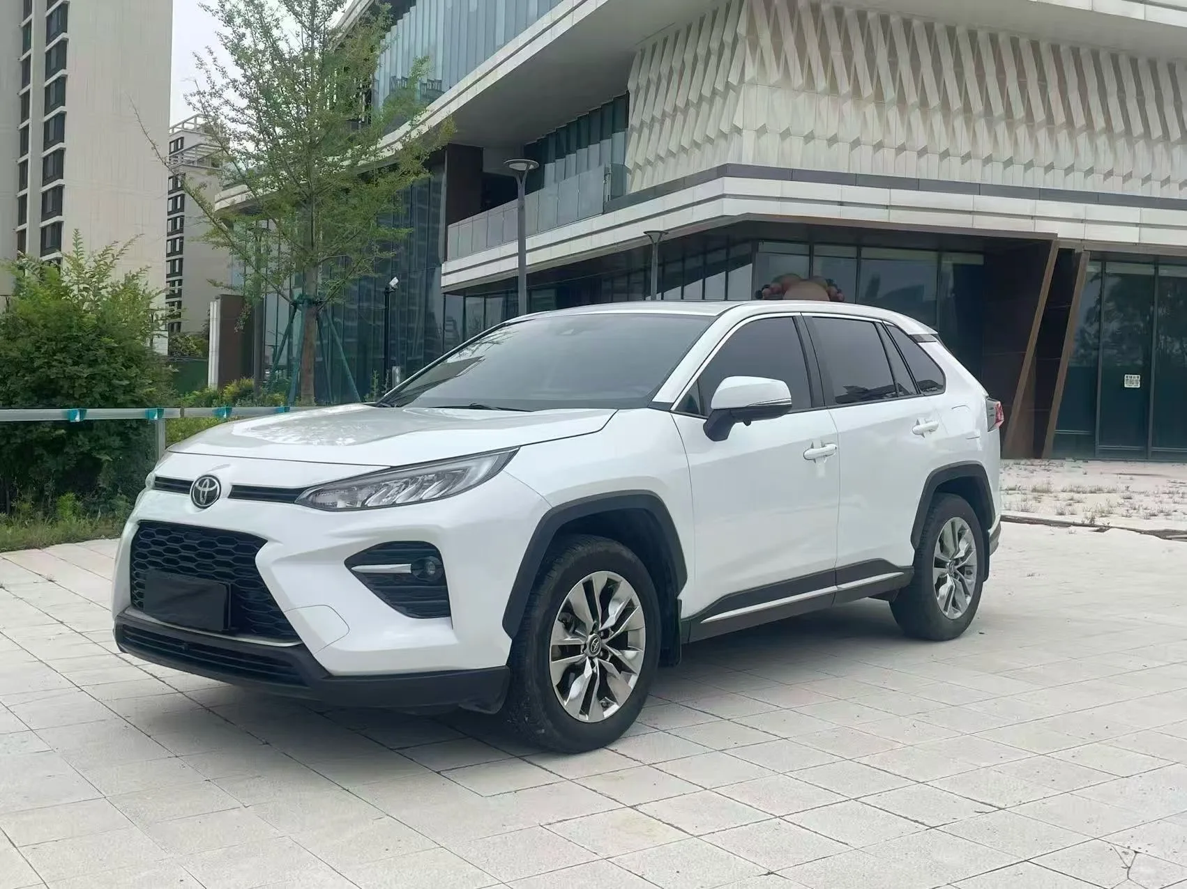 2020 Toyota RAV4 2.0L CVT 2WD Luxury Edition