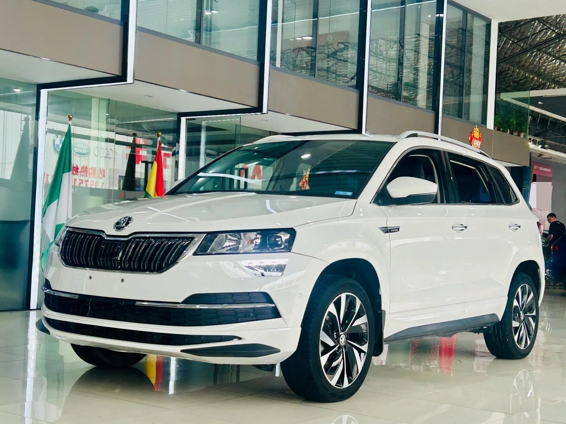 Karoq 2022 TSI280 Luxury Edition