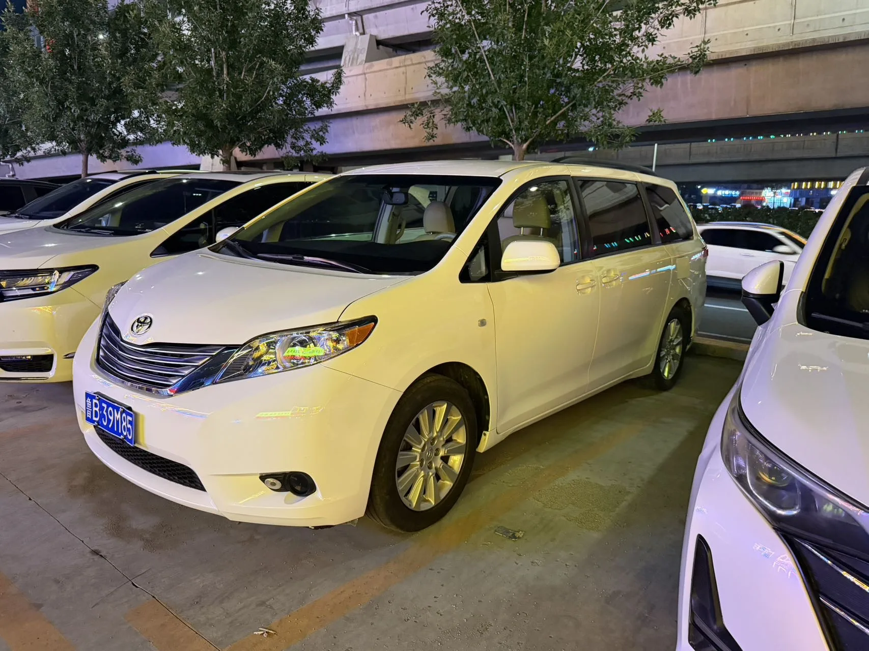 2011 SIENNA 3.5L AWD Automatic