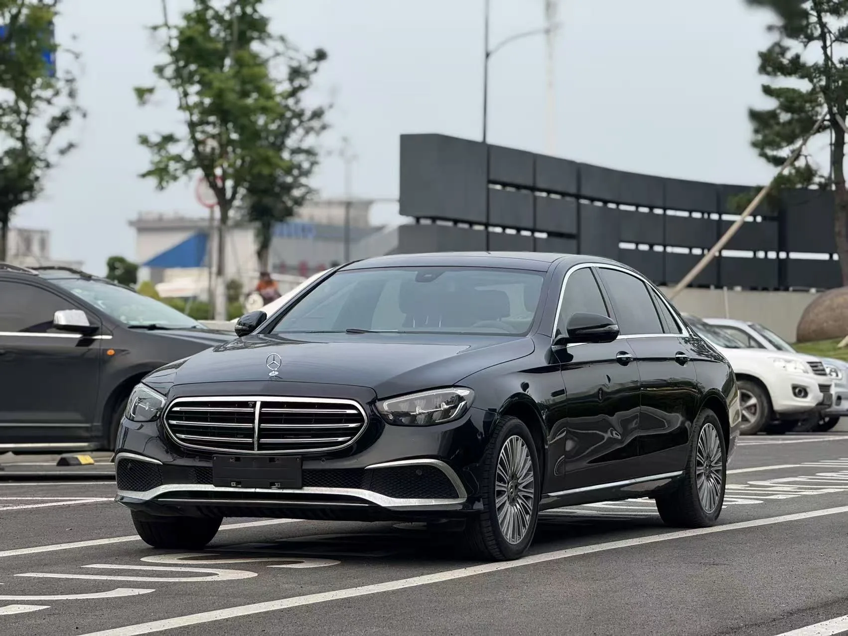 Mercedes-Benz E-Class 2021 E 300 L Fashion Edition