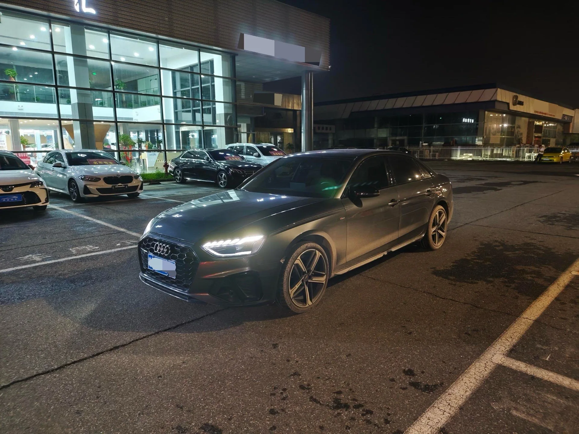 Audi A4L 2023 40 TFSI Luxury Dynamic