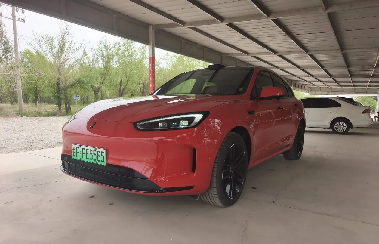 AITO 2025 M5 Extended Range Ultra 4WD Automatic