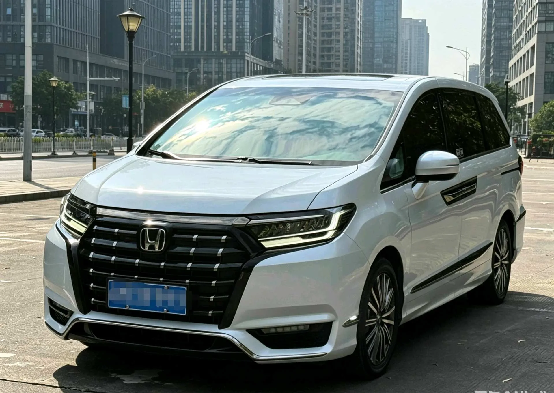 Honda 2024 Elysion e:HEV 2.0 CVT Comfort Edition Automatic