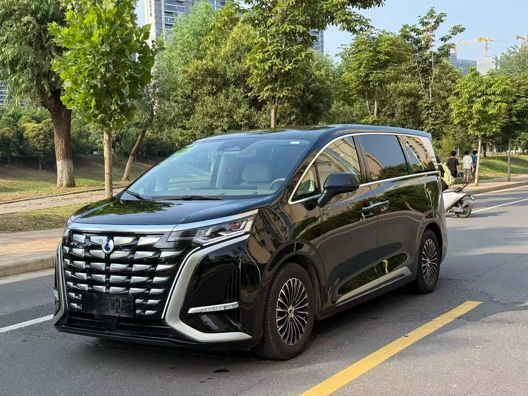 Denza D9 2022 DM-i 970 AWD Flagship Edition