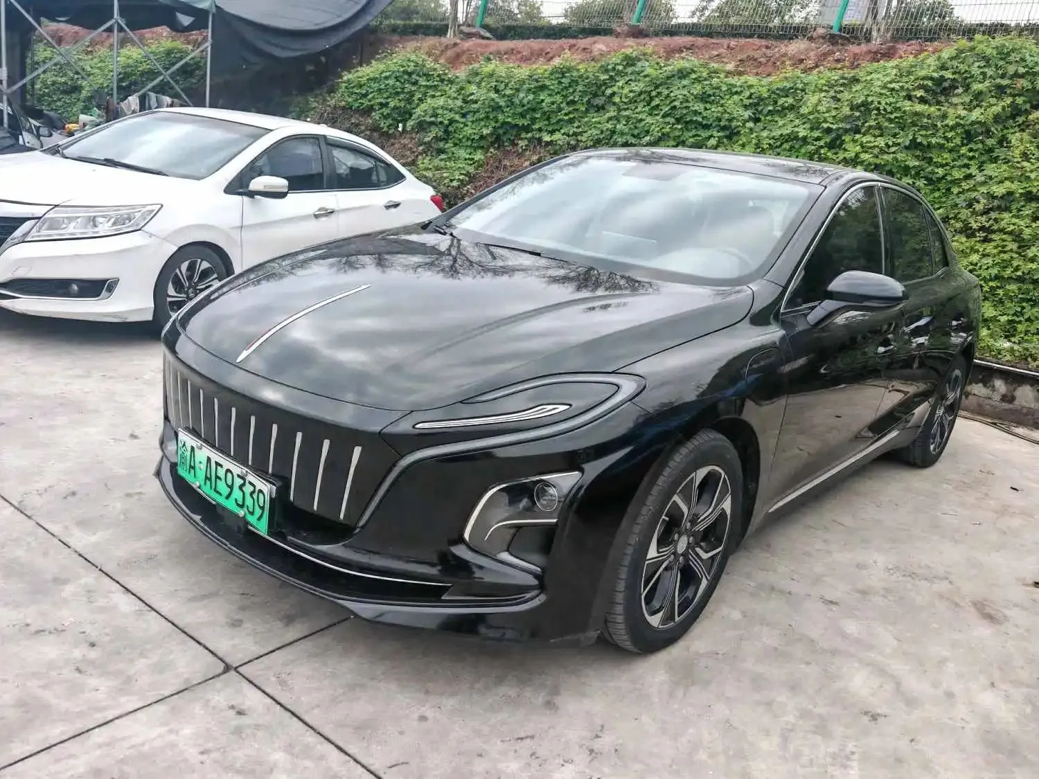 Hongqi E-QM5 2022 Model, 431km Charging Enjoyment Edition