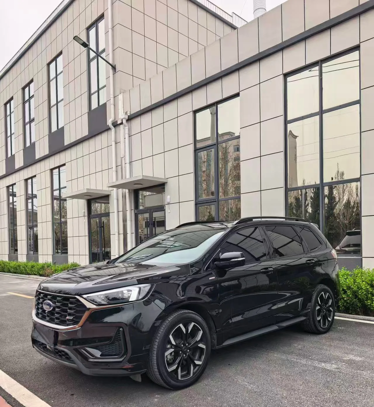 2021 Ford Edge PLUS EcoBoost 245 AWD ST-Line 7-Seater