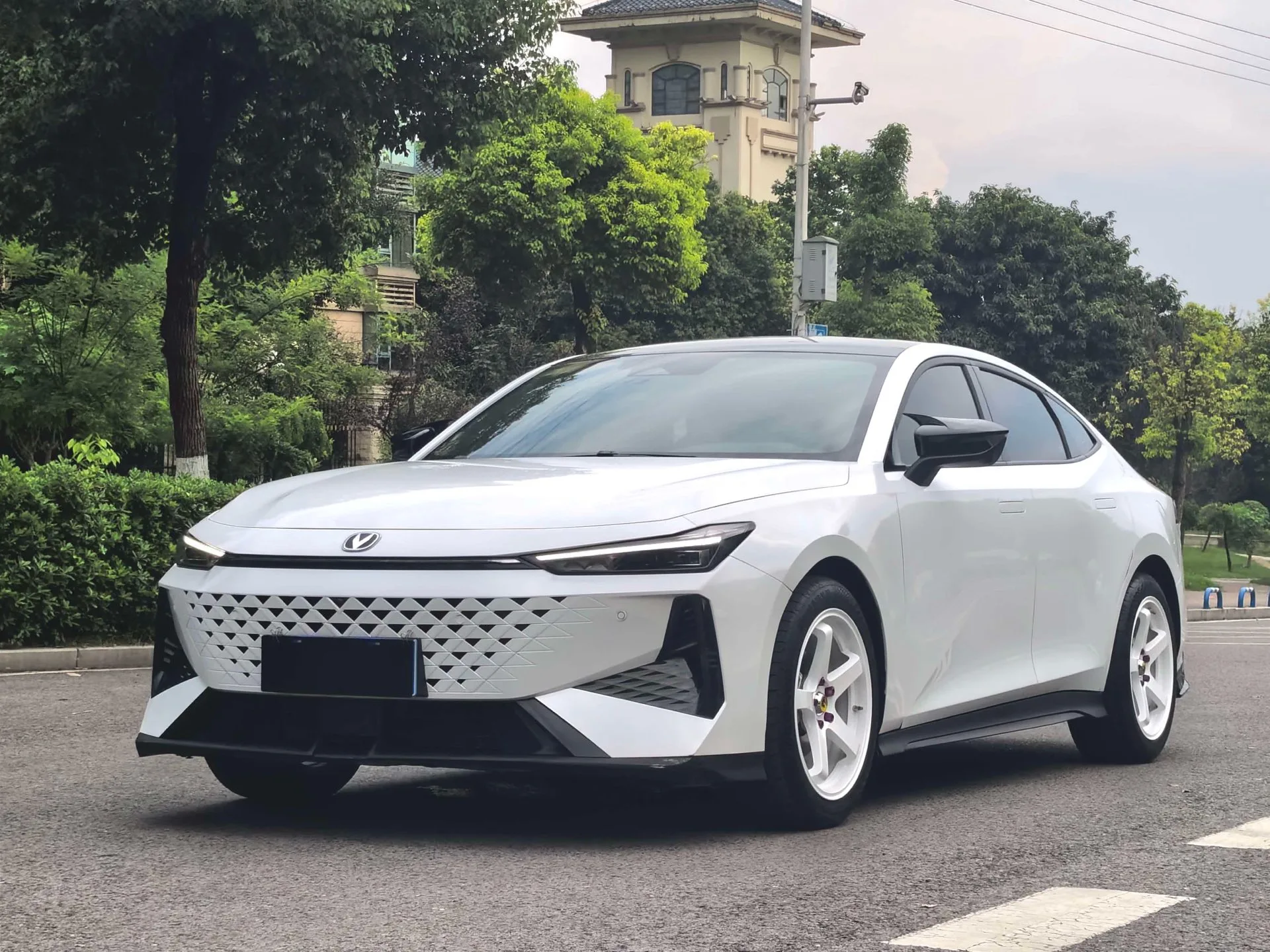 Changan 2024 UNI-V 1.5T Premium Automatic