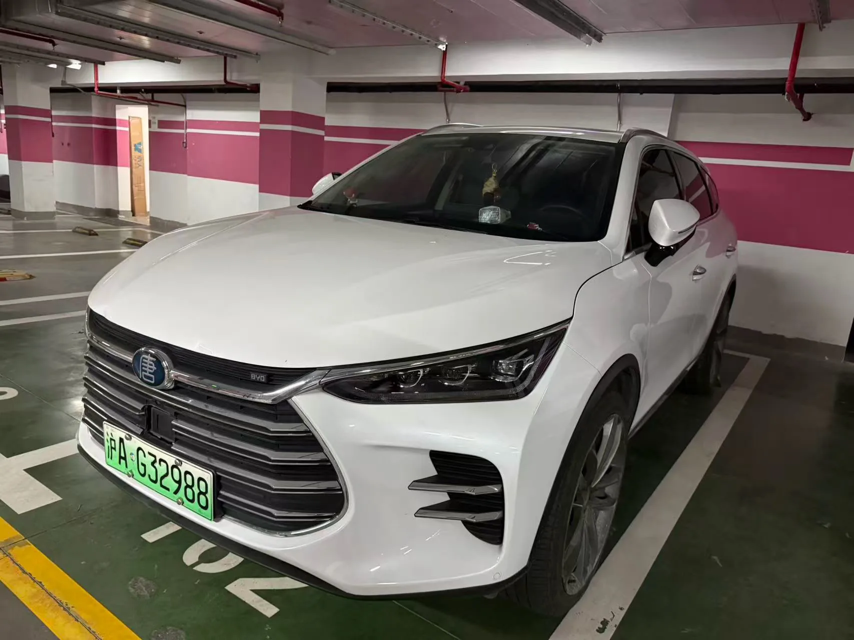 Tang New Energy 2019 DM 2.0T All-Wheel Drive Smart Connect Founder's Edition 7-Seater, National VI
