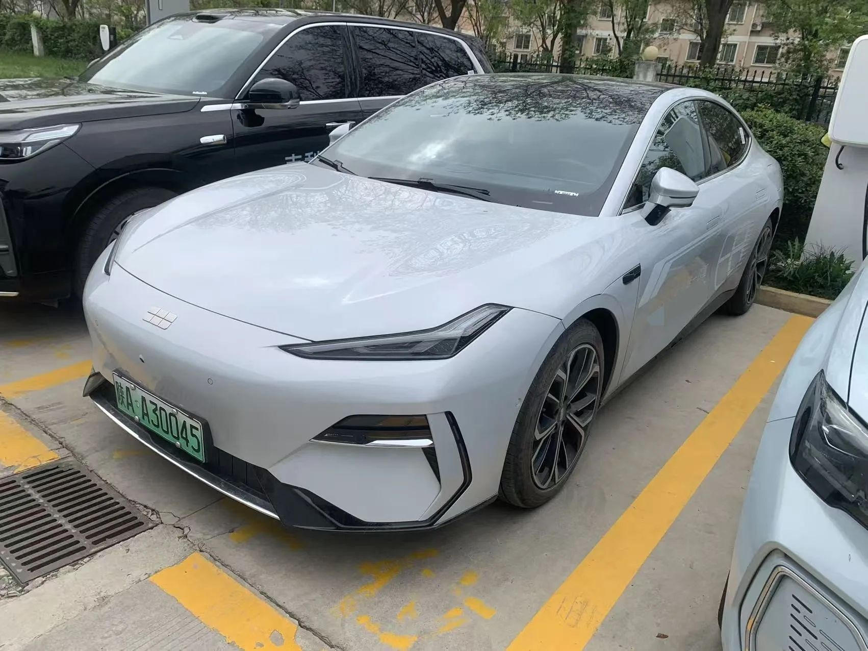 Geely Galaxy 2025 E8 700km Long-Range Intelligent Driving Edition Automatic