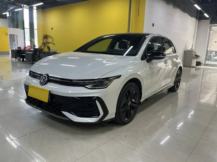 Volkswagen 2025 Golf 8 R-Line 1.5TSI 300TSI Automatic