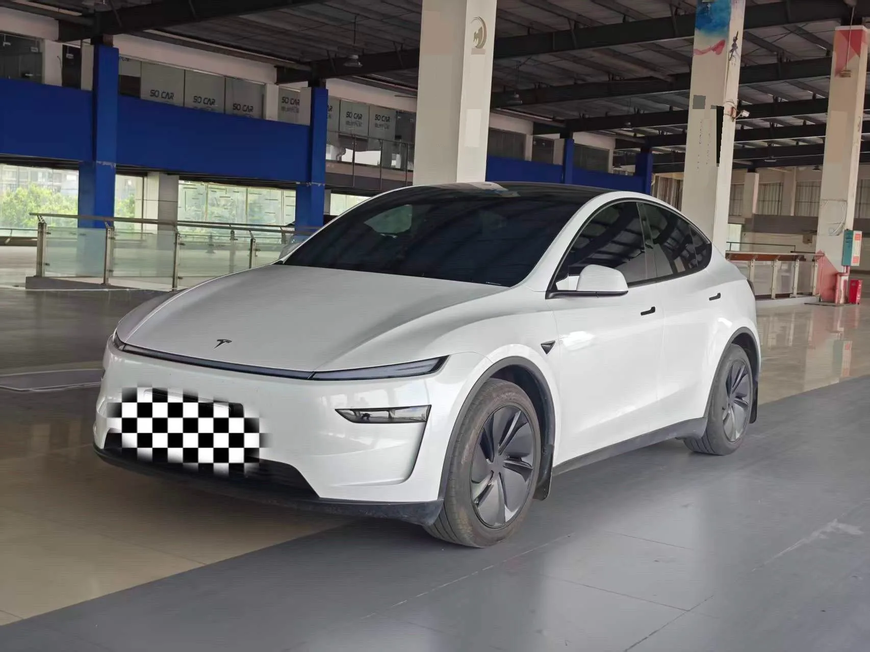 Tesla 2026 Model Y Rear-Wheel Drive Automatic