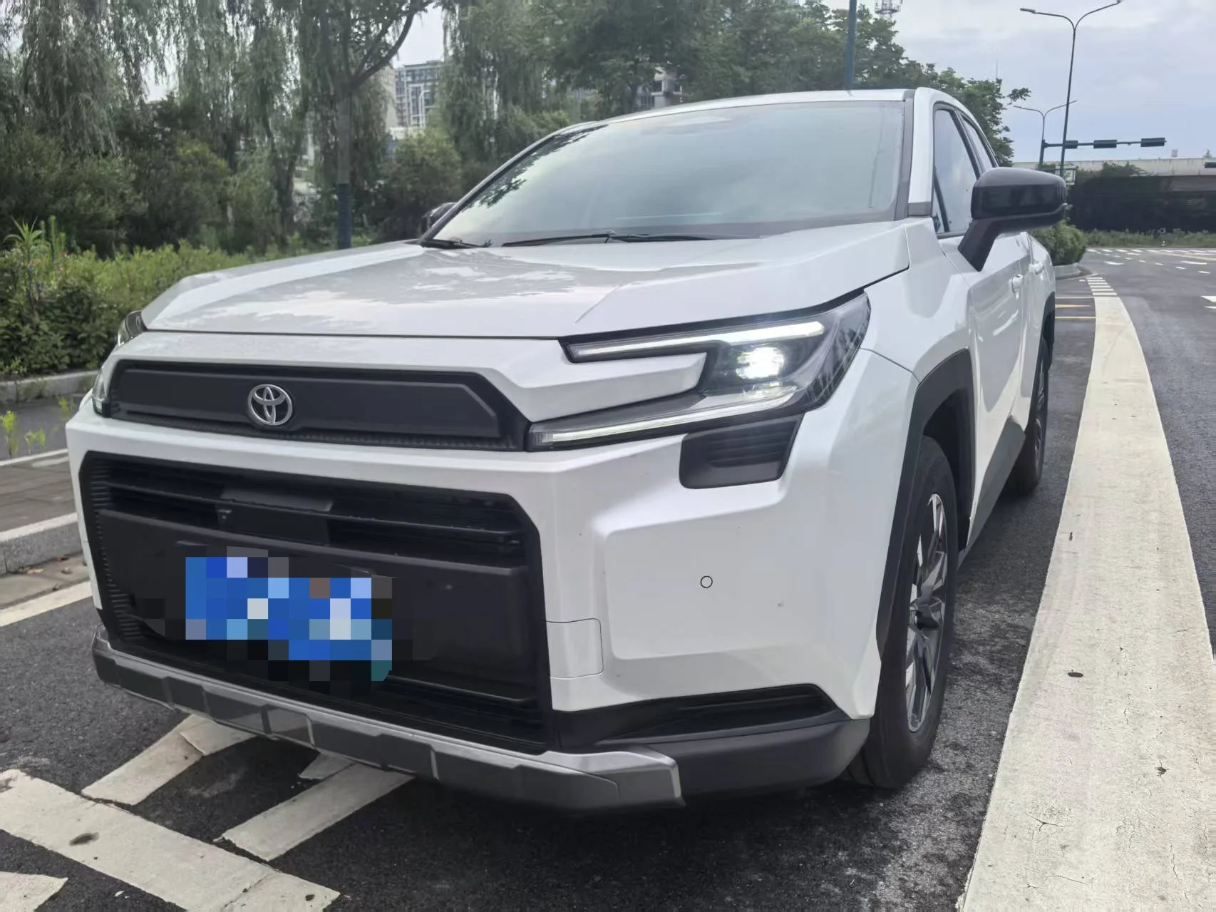 Toyota 2026 RAV4 Hybrid 2.0 CVT 2WD Luxury Edition, Automatic Transmission