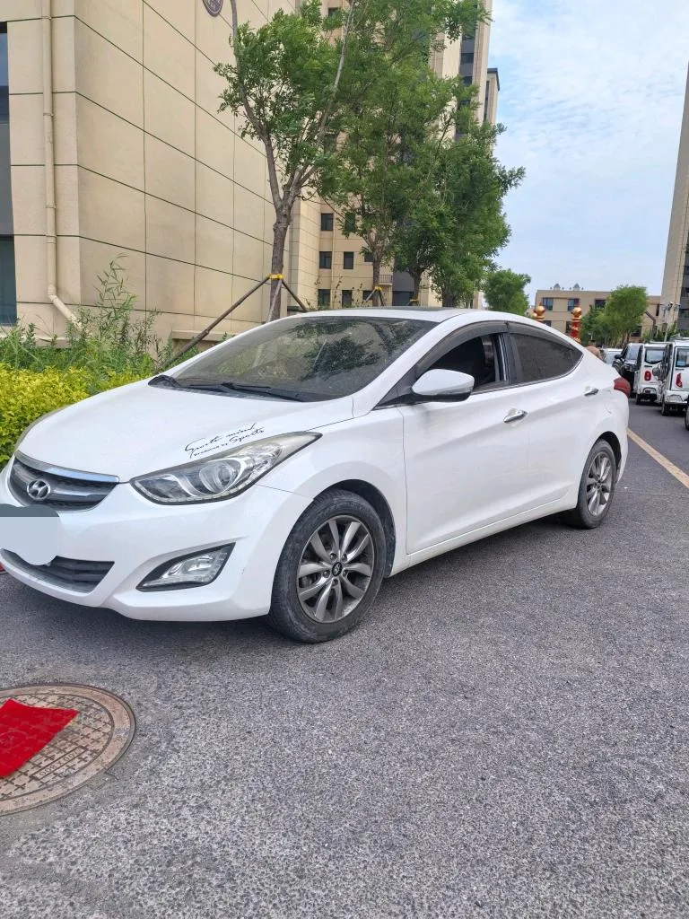 Hyundai Elantra 2015 1.6L Automatic Leading Edition