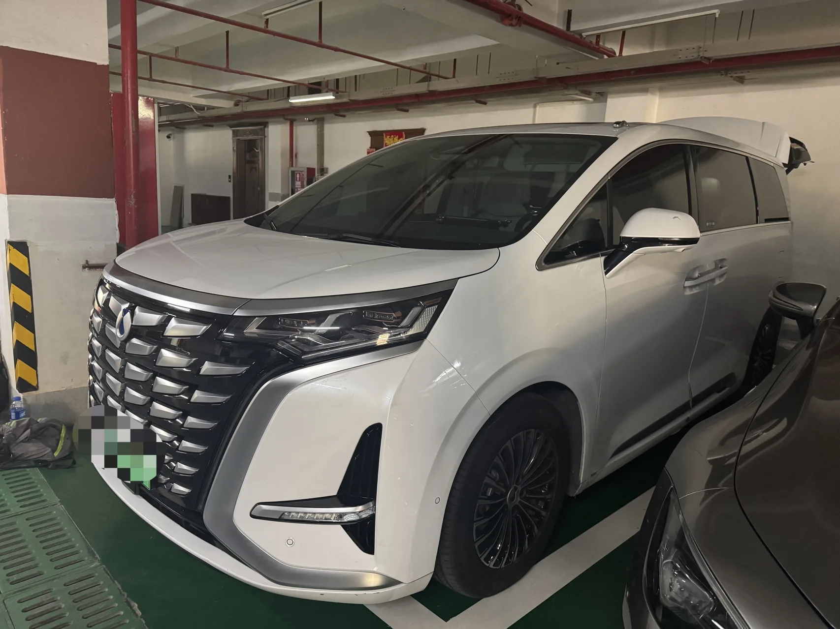 Denza D9 2022 DM-i 970 AWD Flagship Edition