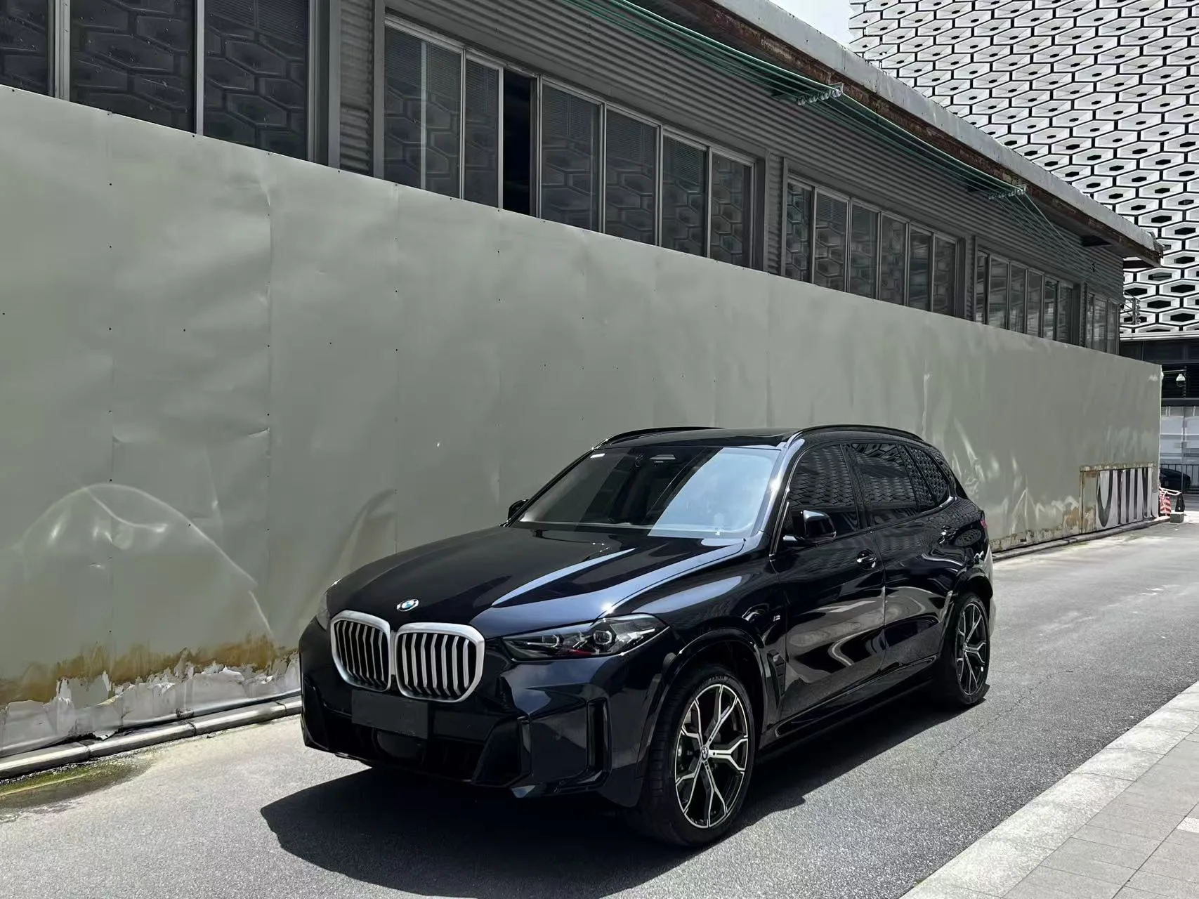2023 BMW X5 xDrive30Li 48V 2.0T Luxury M Sport Shadow Edition Automatic