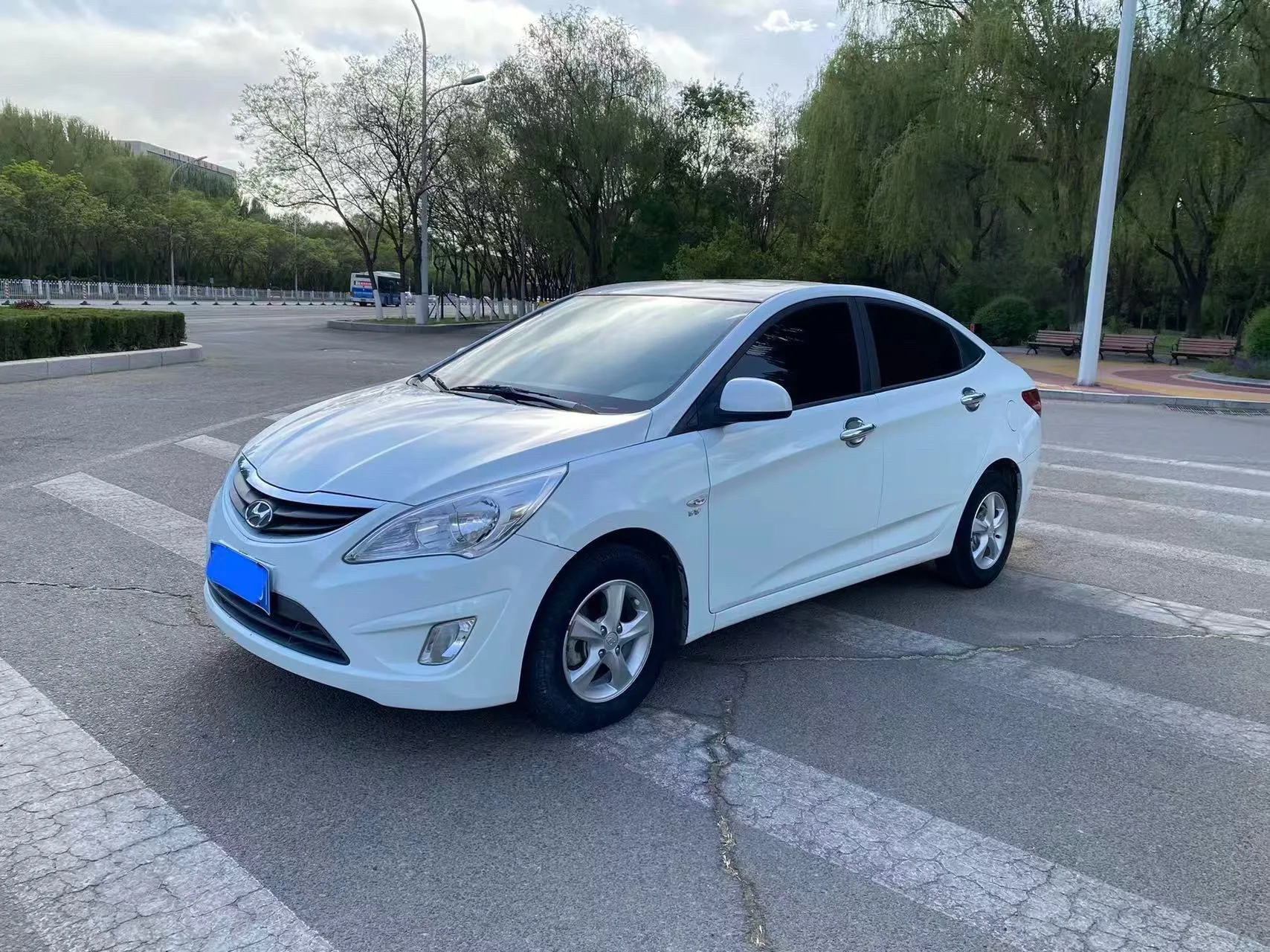 2010 Hyundai Reina Sedan 1.4L Automatic Fashion GT
