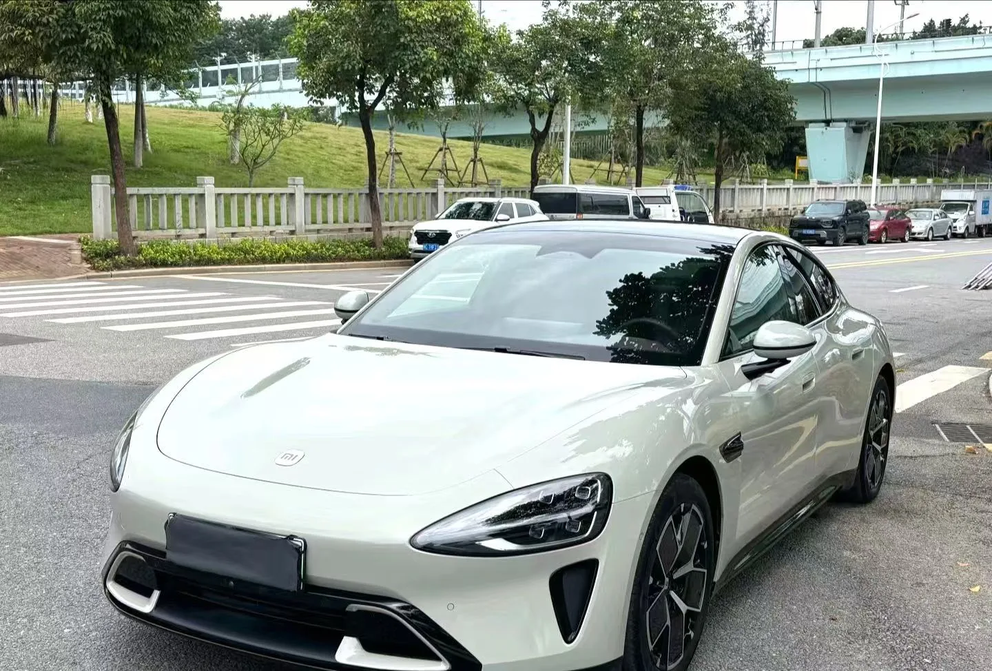 Xiaomi SU7 2024 Model 700km Rear-Wheel Drive Long-Range Smart Driving Edition