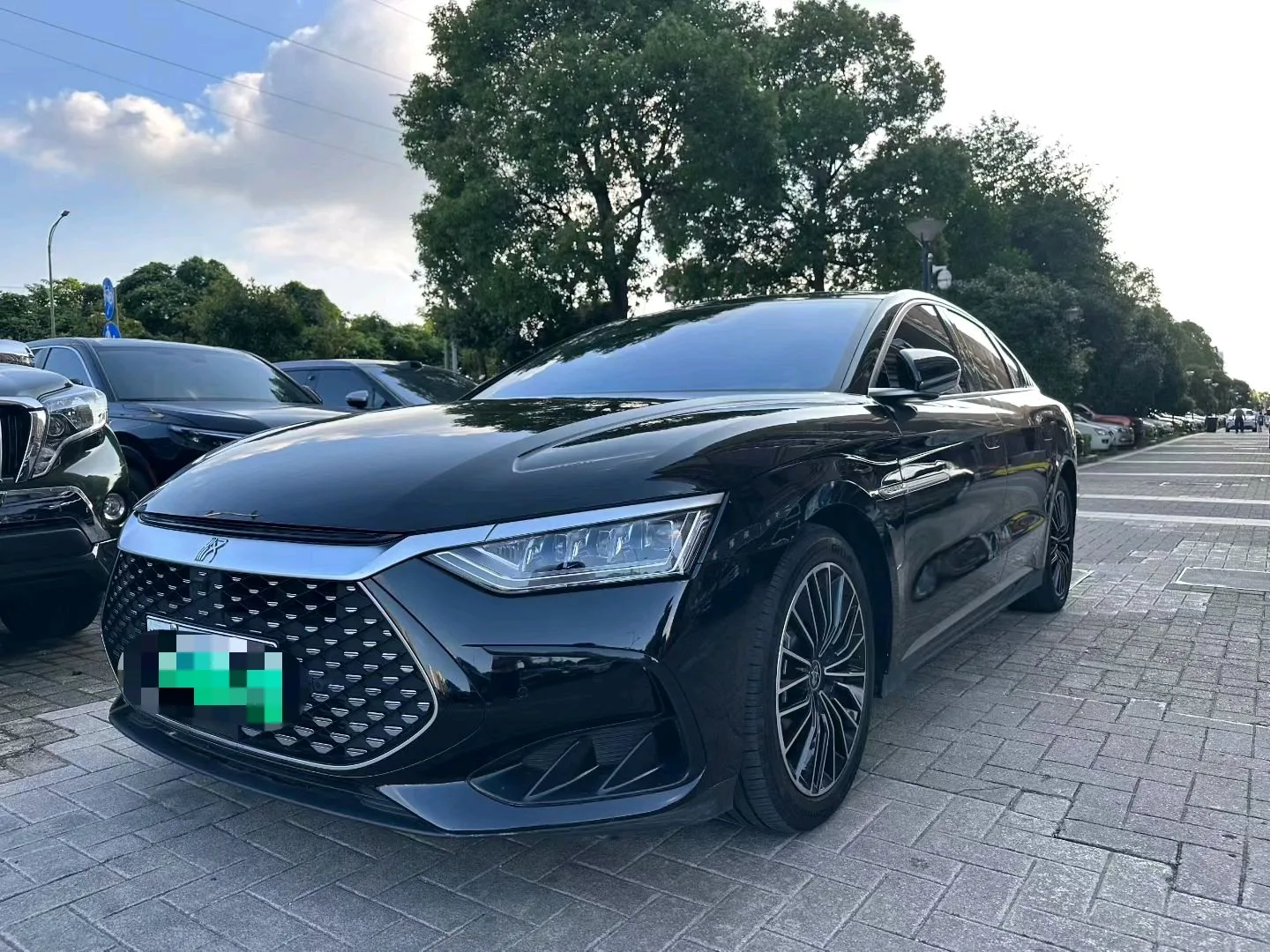 BYD 2024 Han DM-i 1.5T CVT Glory Edition 121KM Premium Automatic