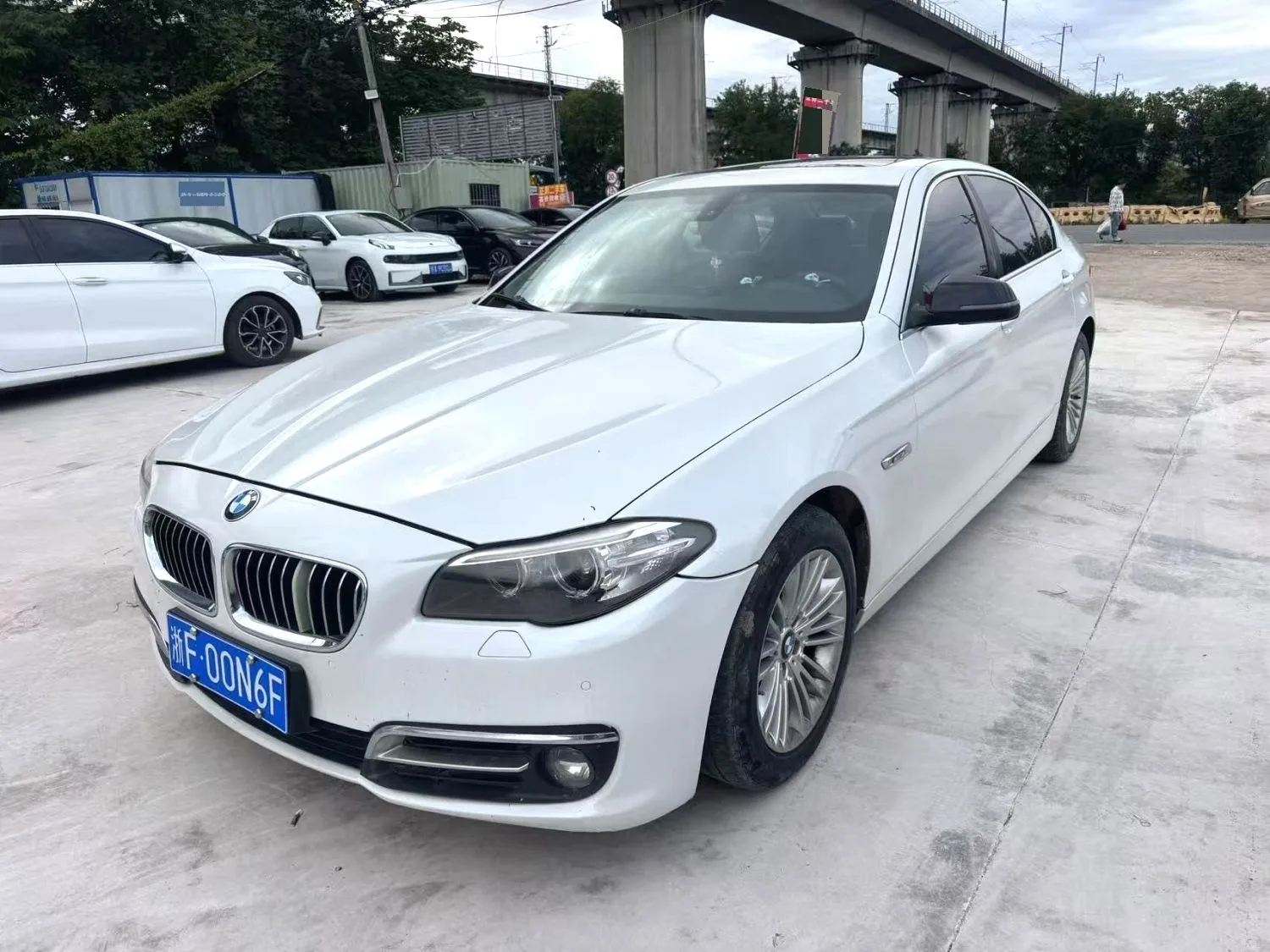 2014 BMW 5 Series 525Li Leading Edition