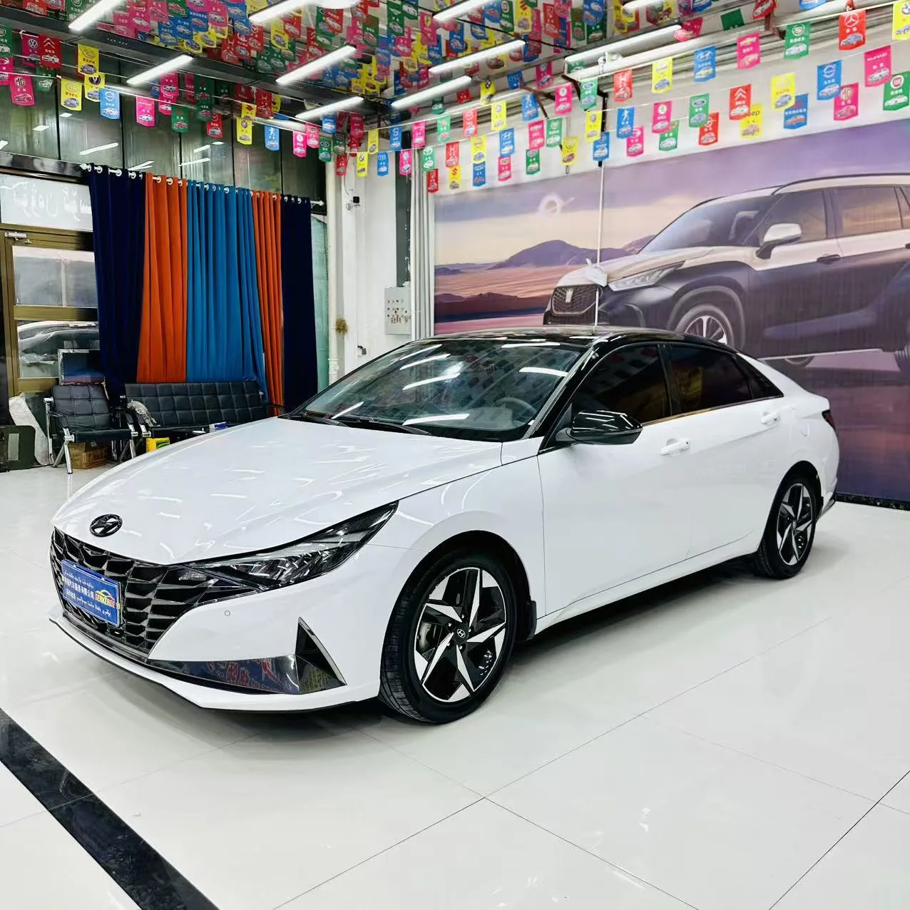 Hyundai Elantra 2021 1.5L CVT LUX Premium Edition