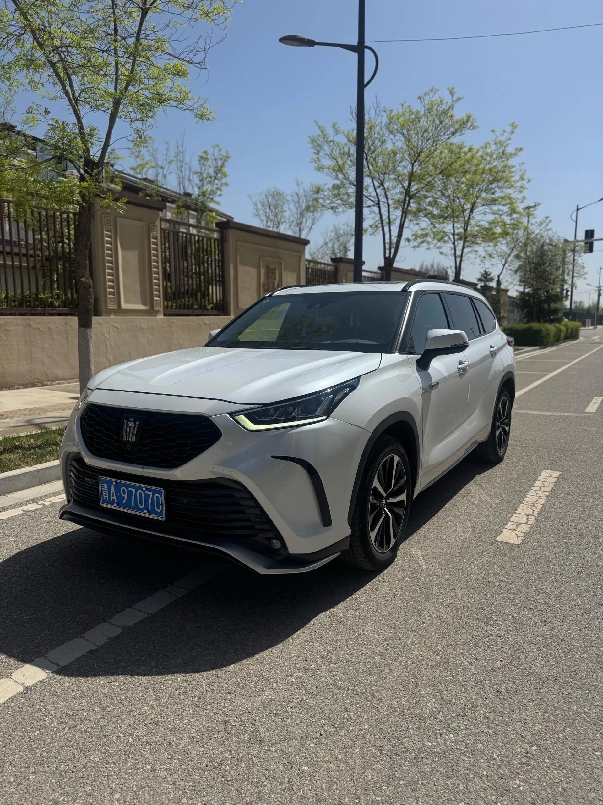 Crown Land Cruiser 2021 2.5L HEV AWD Premium Edition